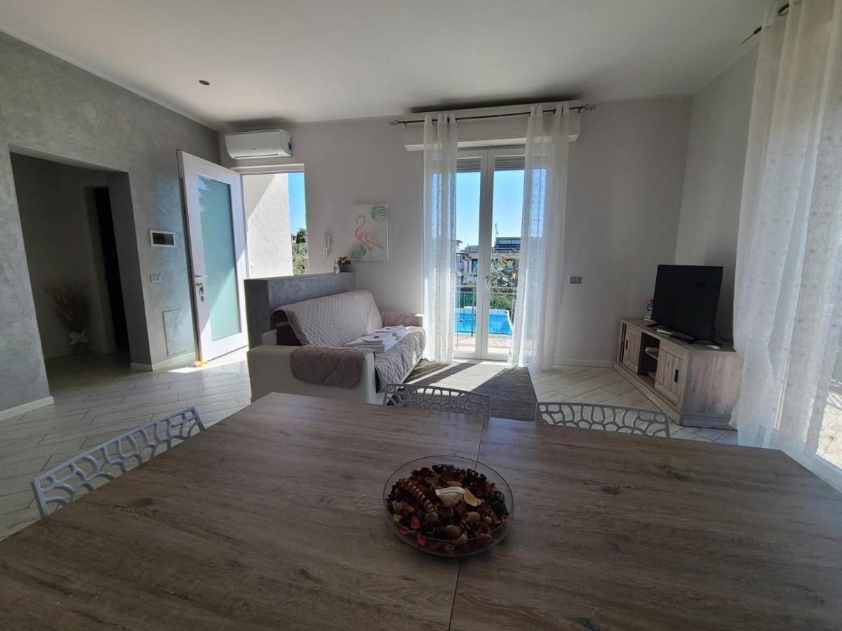 App. Mimosa Minerva Holiday Home مانربا ديل جاردا المظهر الخارجي الصورة
